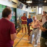 Los historiadores Ángel Viñas Martín, Dimas Vaquero Peláez y Jaume Claret Miranda visitan la Casa de la Memoria La Sauceda